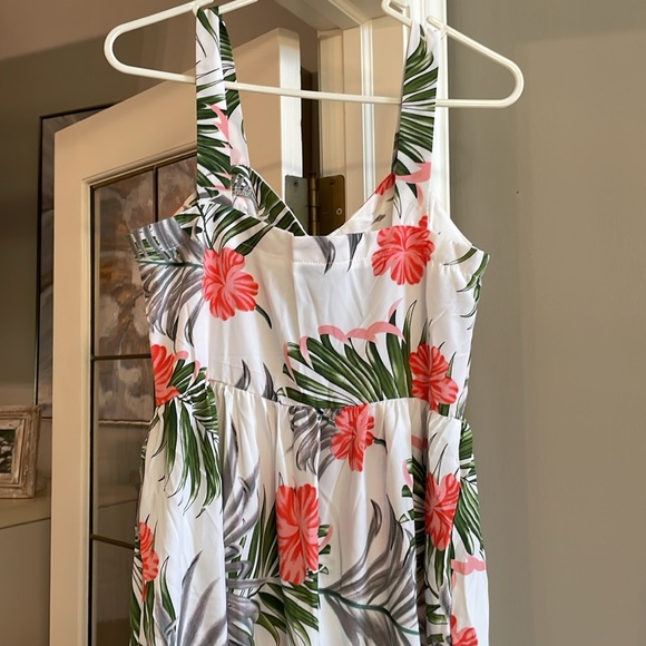 SHEIN size medium-never worn. 36 C bust -couldn’t button all the way. - Picture 3 of 6